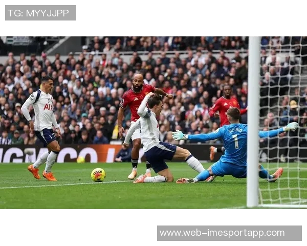 曼联本赛季英超射门次数居首防守表现也不差仅被射门64次排第三